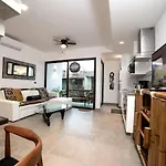 Beautiful Penthouse For 2 With Private Patio, 2 Bikes Included And Pool!