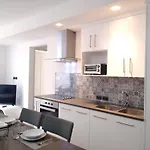 Private Roof W Plunge Pool, Brand New 2 Bedroom Penthouse For 6 Sleeps