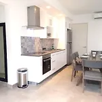 Holiday home Private Roof W Plunge Pool, Brand New 2 Bedroom Penthouse For 6 Sleeps