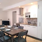 Holiday home Private Roof W Plunge Pool, Brand New 2 Bedroom Penthouse For 6 Sleeps