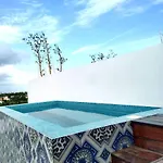 Private Roof W Plunge Pool, Brand New 2 Bedroom Penthouse For 6 Sleeps Holiday home Tulum