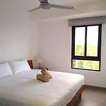 Private Roof W Plunge Pool, Brand New 2 Bedroom Penthouse For 6 Sleeps