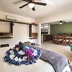 Casa Esmeralda W/ Pool Access & Furnished Patio! Villa *