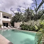 Casa Esmeralda W/ Pool Access & Furnished Patio! Tulum