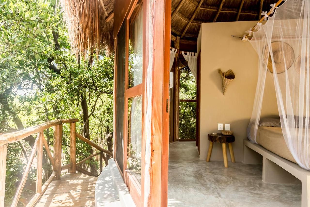 Mamasan Treehouses &