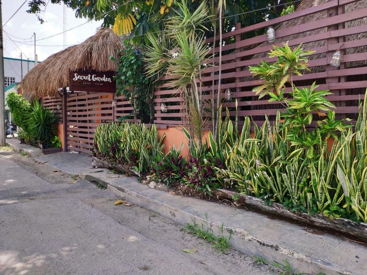 Hotel Secret Garden