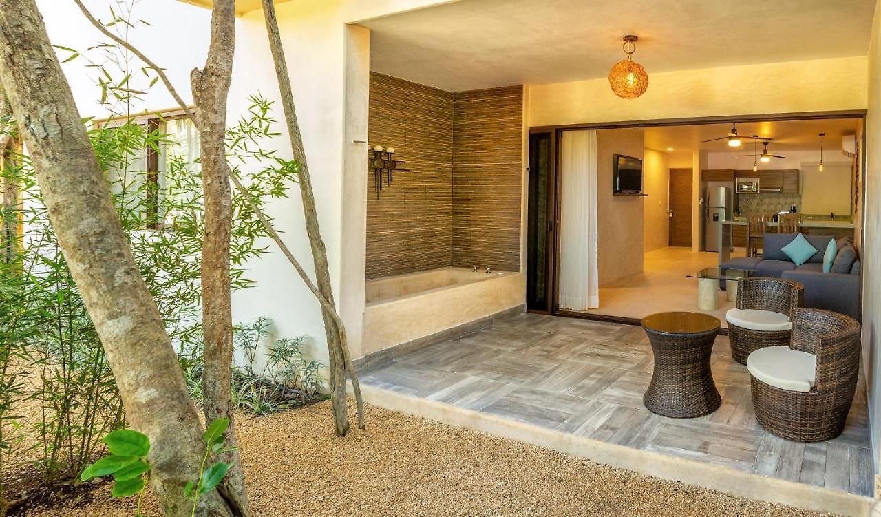 Azul By Guruhotel Hotel