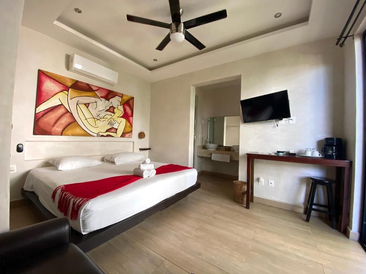 Pacha Boutique Hotel 4*