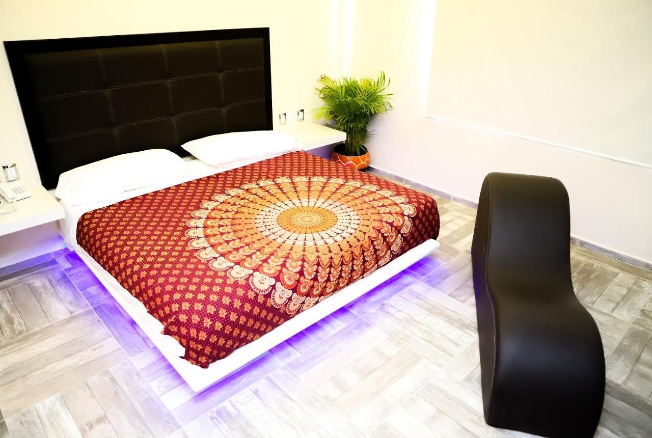 Mandala Hotel del amor *