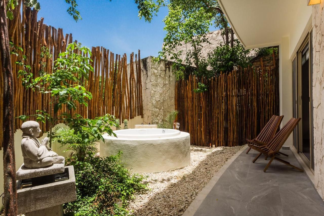 Apartment Poolside Bliss With Private Terrace And Jacuzzi Tulum