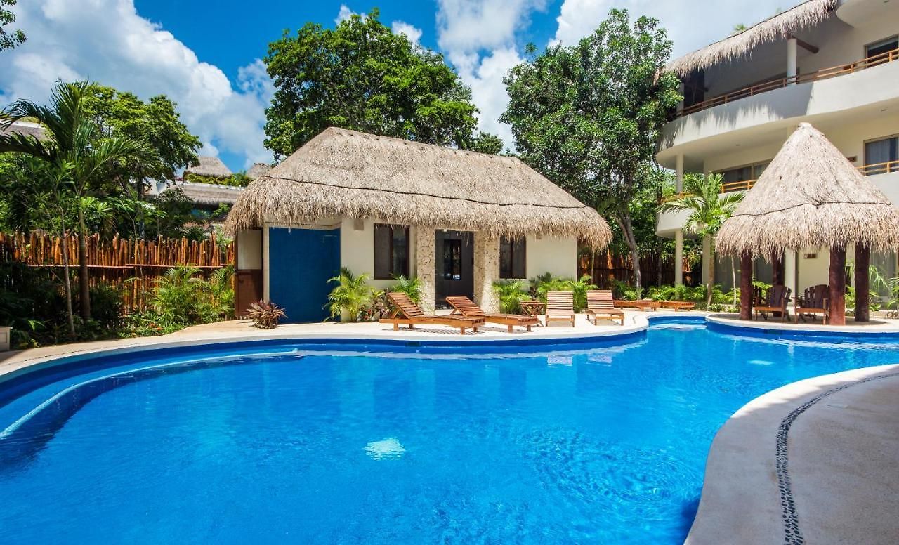 Apartment Poolside Bliss With Private Terrace And Jacuzzi