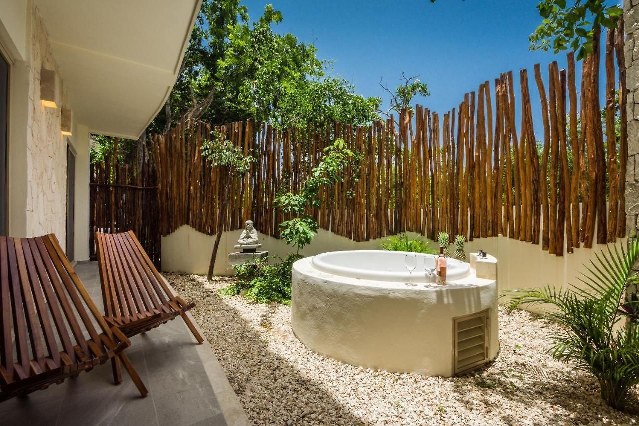 Apartment Poolside Bliss With Private Terrace And Jacuzzi Tulum