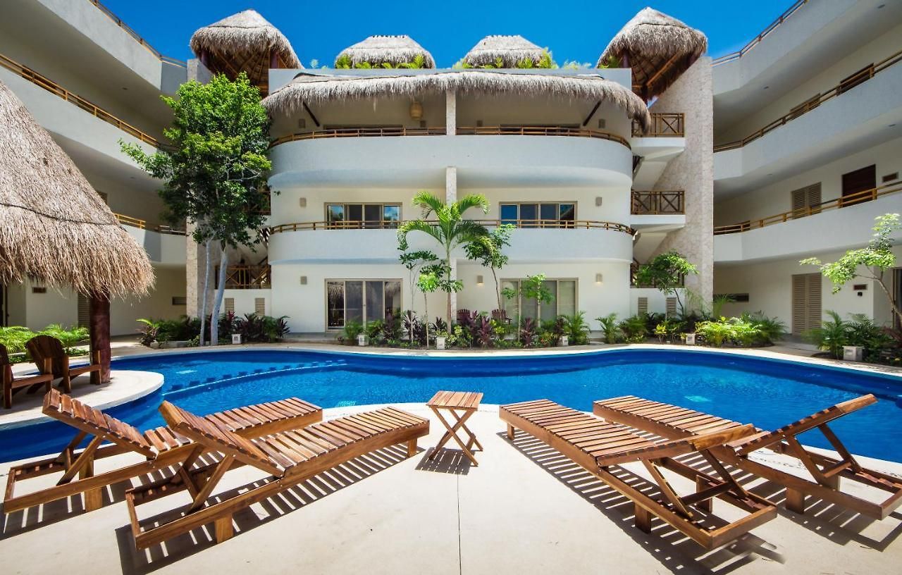 Poolside Bliss With Private Terrace And Jacuzzi Apartment *