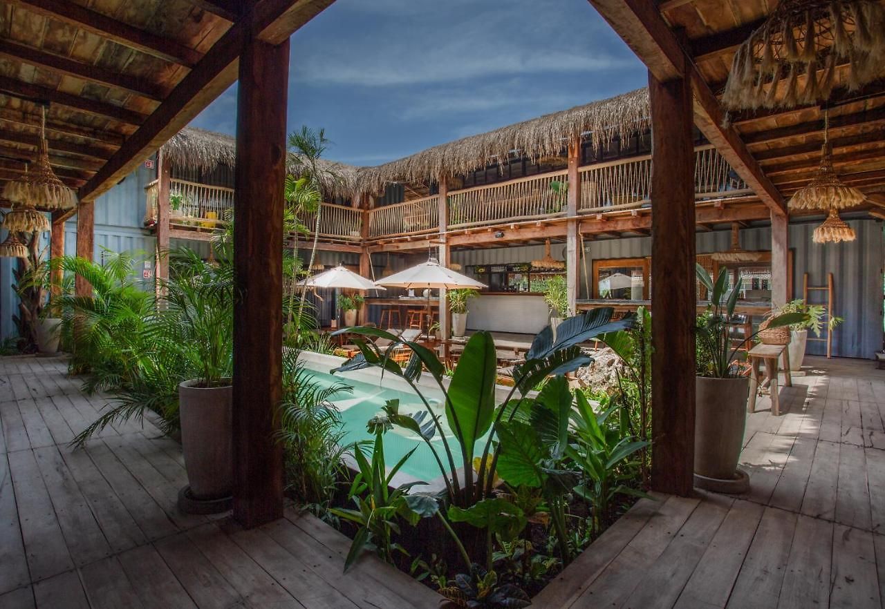 Meteora & Coffeehouse Hostel Tulum