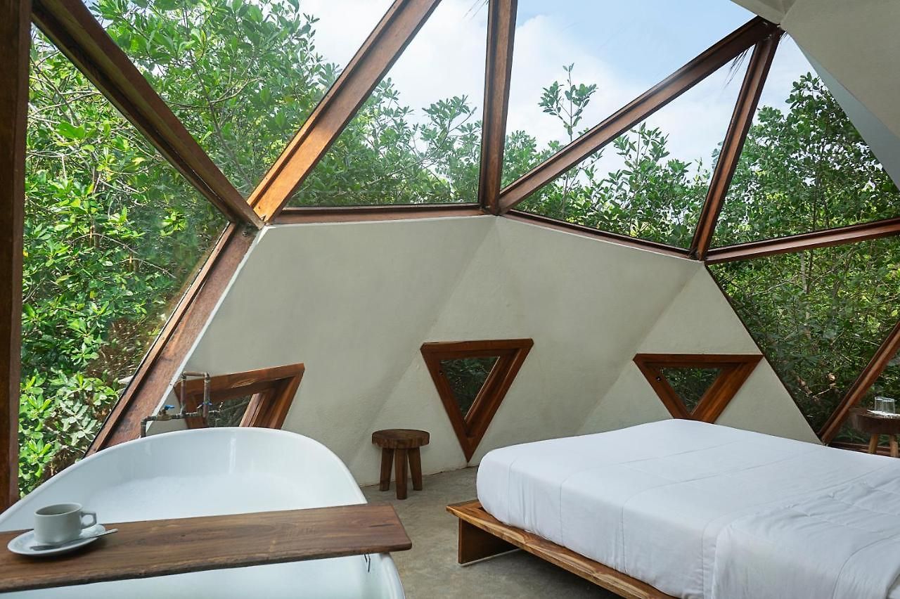 Mamasan Treehouses & Hotel