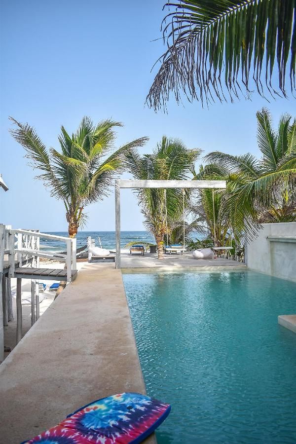 Lamar Front And Pool Hotel 3*