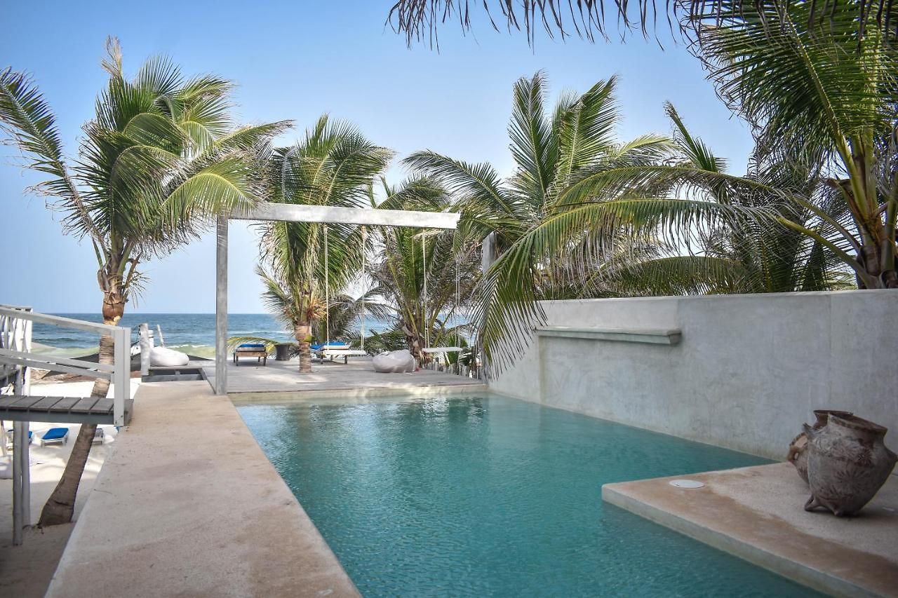 Lamar Front And Pool Hotel Tulum