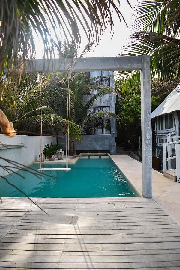 Lamar Front And Pool 3*