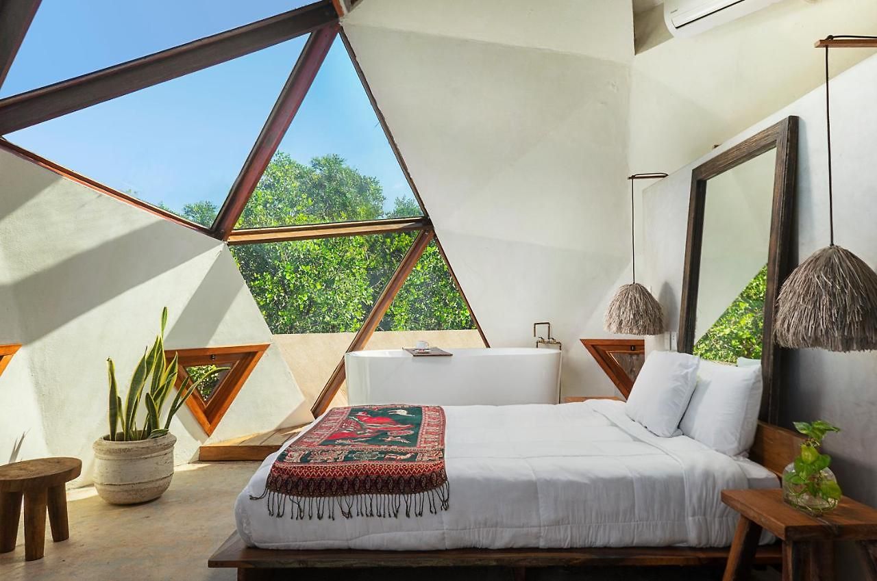 Mamasan Treehouses & 4*