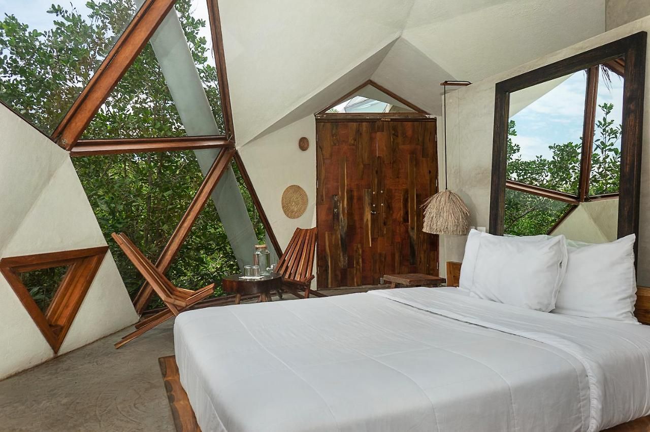 Mamasan Treehouses & Hotel