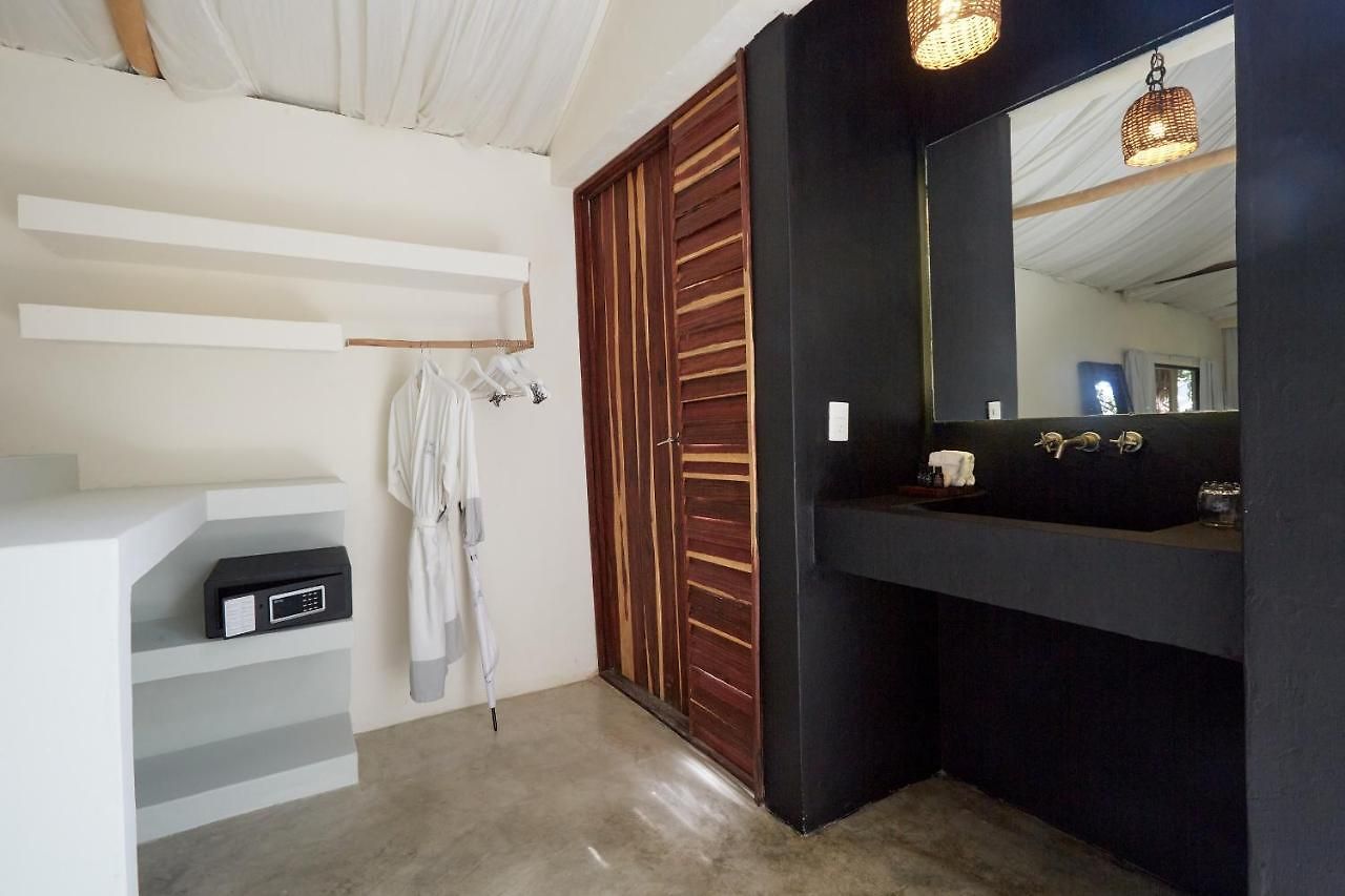 Roc Jungle Hotel