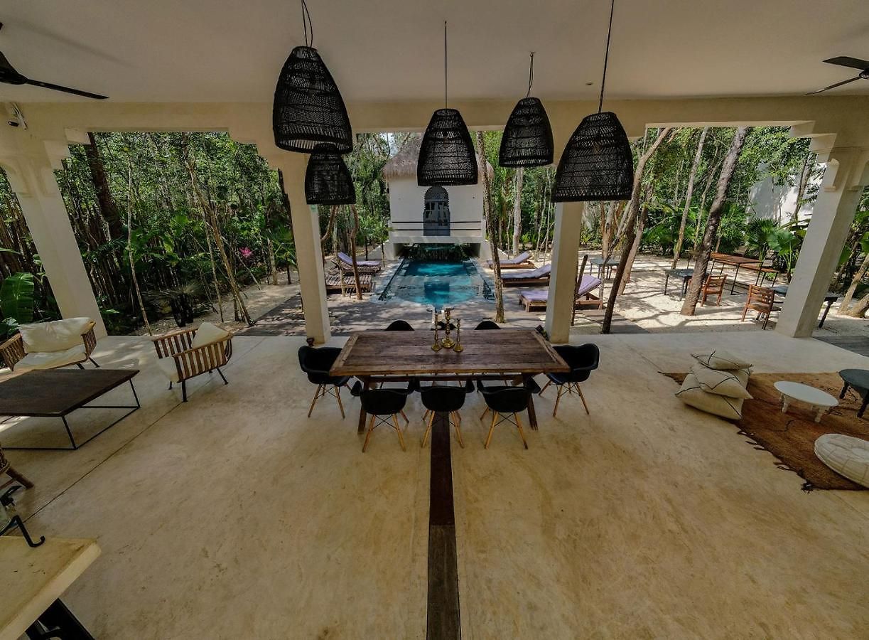 Moroccan Vacation For 16 Guests!