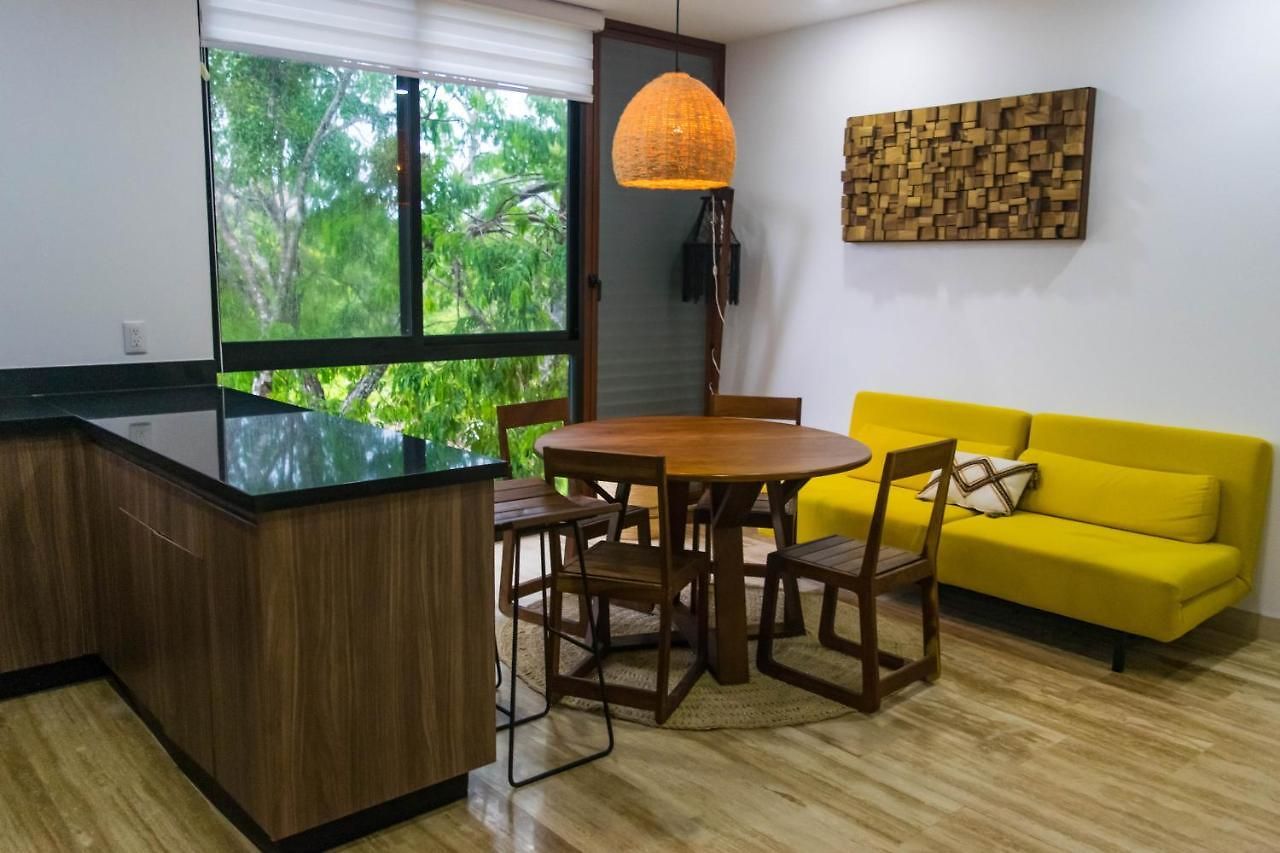 Amira Apartahotel