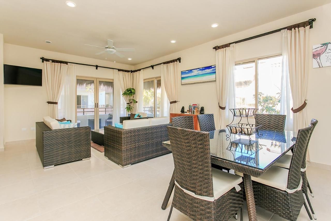 Apartment Complex With An Alluring Pool & Tropical Vibes By Stella Rentals! *