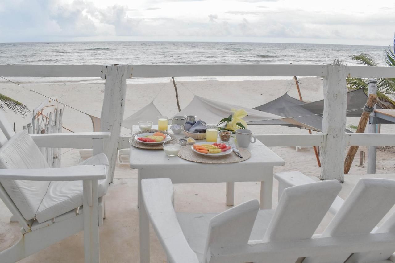 Hotel Lamar Front And Pool Tulum