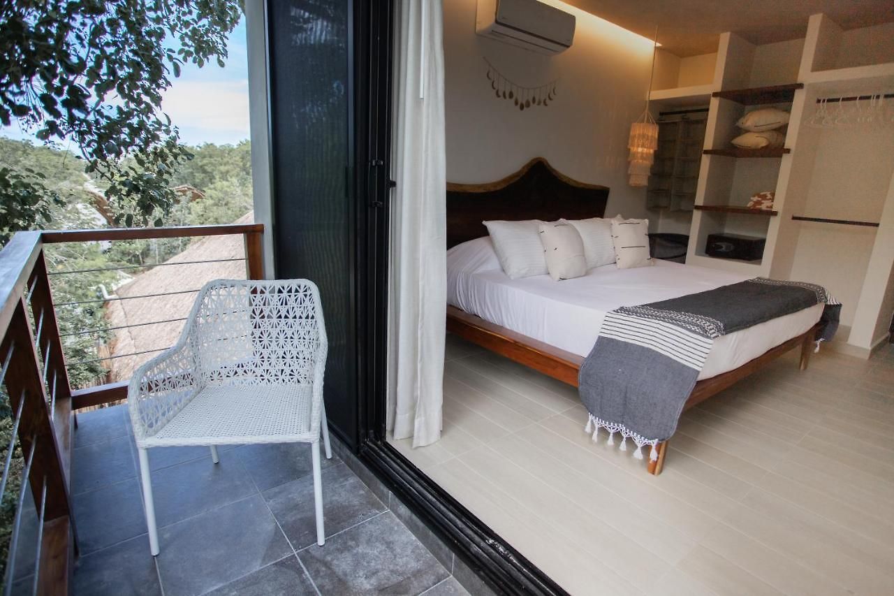 Macondo 4*