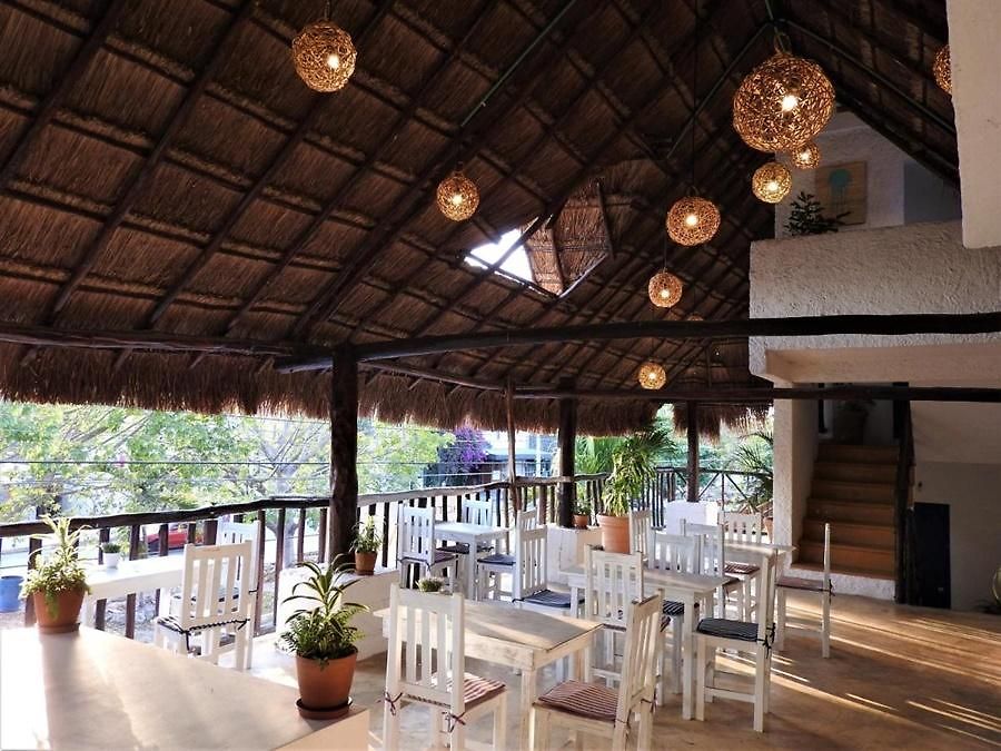 Luna Maya Hotel