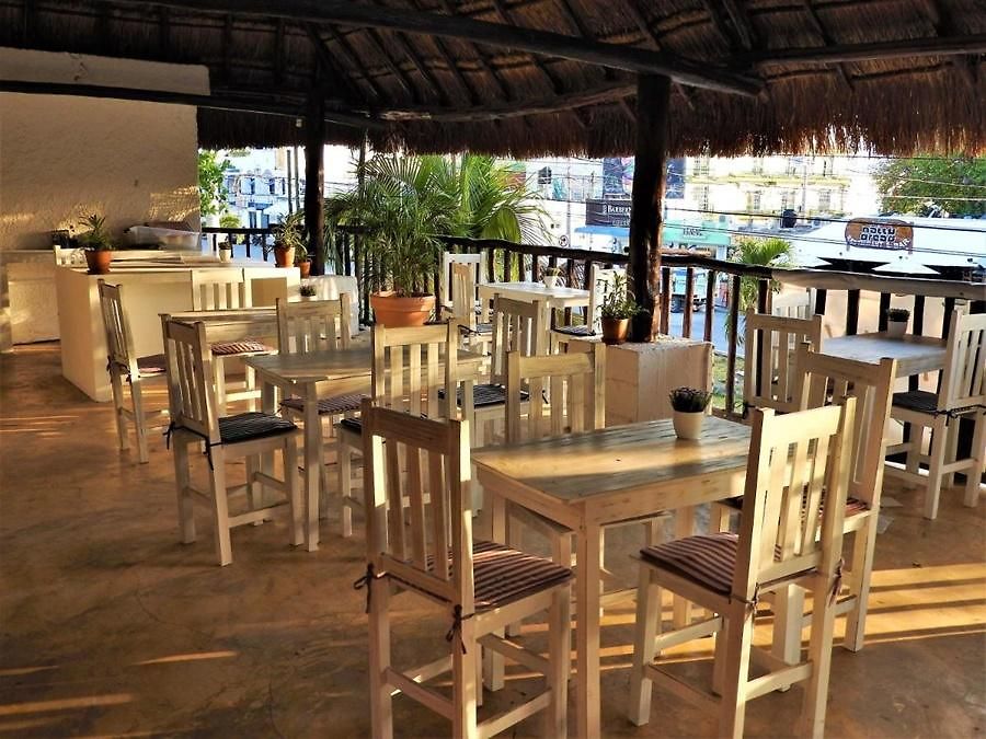 Luna Maya Hotel