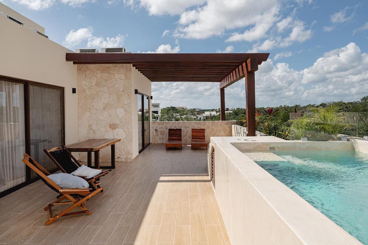 And Penthouse Blue Luxury Kukulkan *