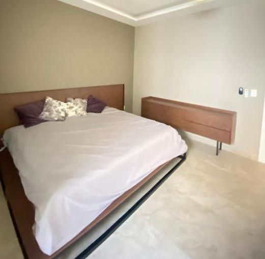 Guest house Private Bedroom With Pool And Close To Downtown And Beach