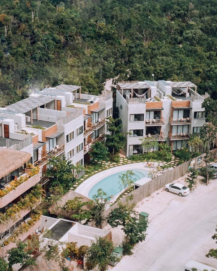 Macondo 4*