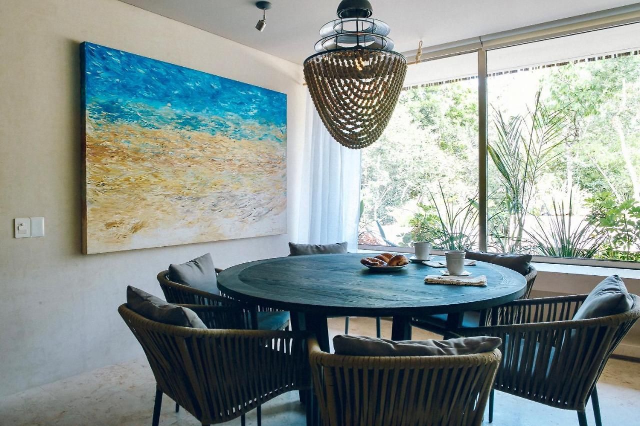 3 Bed Sleeps 6 - Private Pool & Hot Tub *
