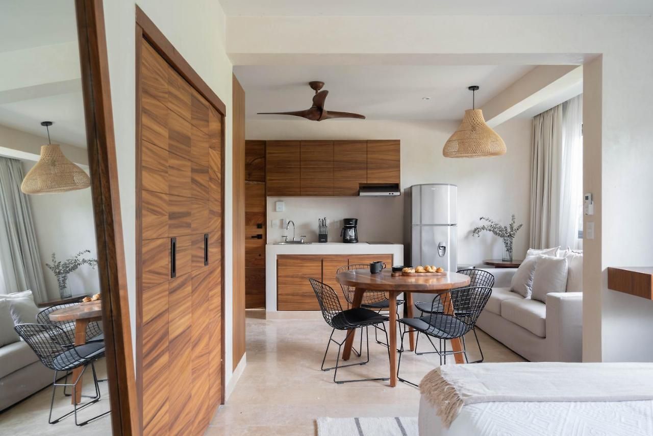 Modern 2br Penthouse Concierge Gated Community Apartment