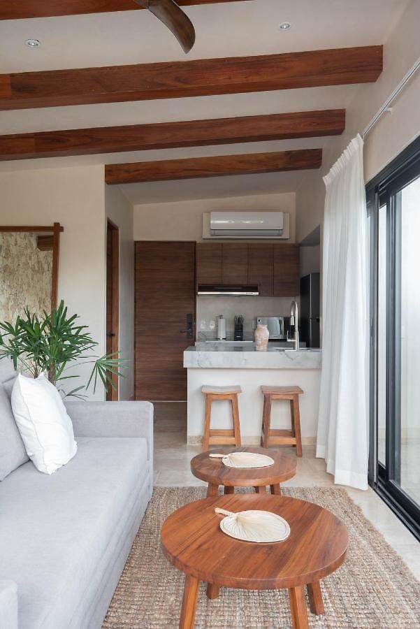 Modern 2br Penthouse Concierge Gated Community Apartment *