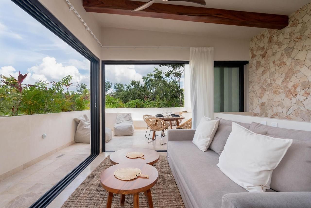 Modern 2br Penthouse Concierge Gated Community *