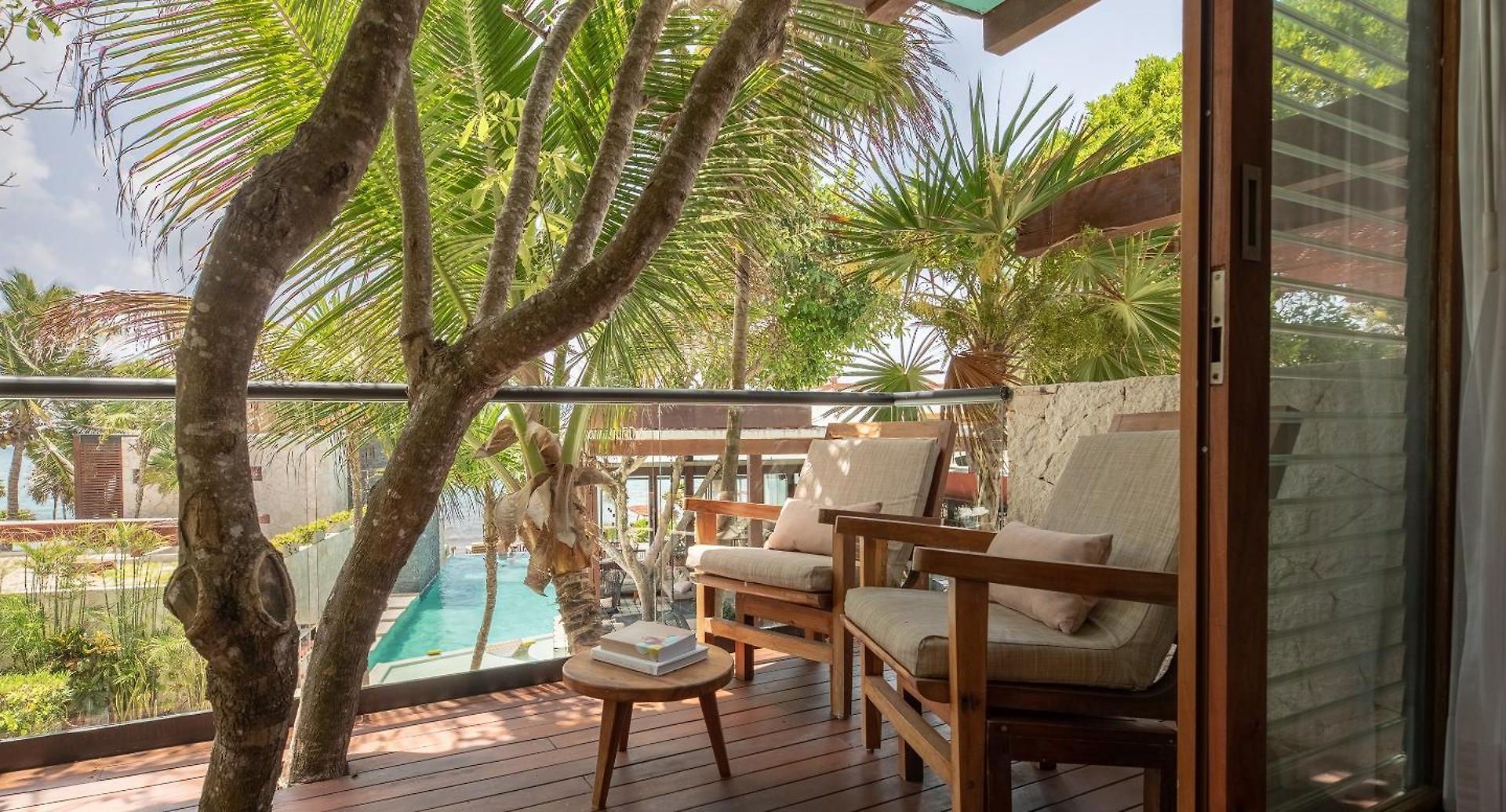 Mi By La Zebra, An Slh (adults Only) 5*