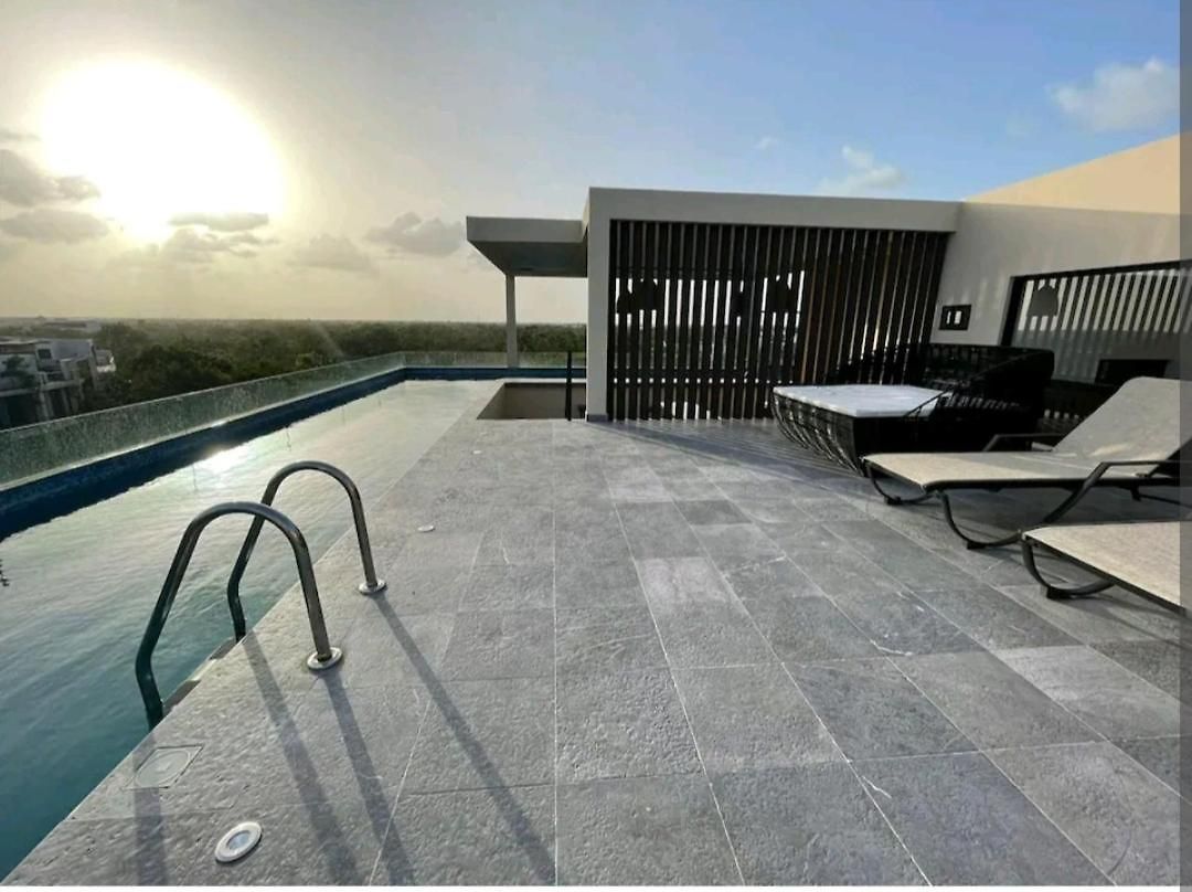 Mya, Elle&elena Residences *