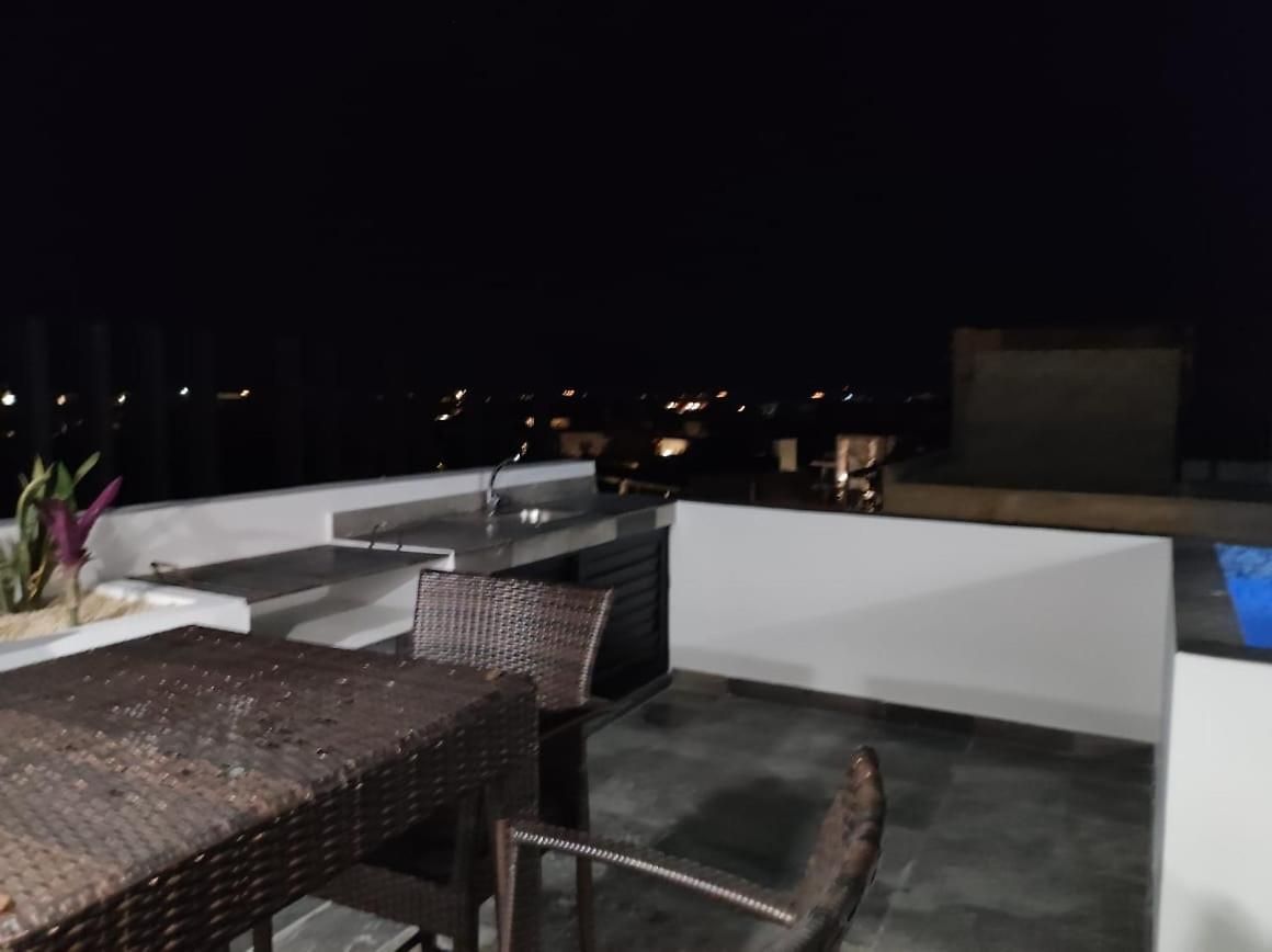 Mya, Elle&elena Residences