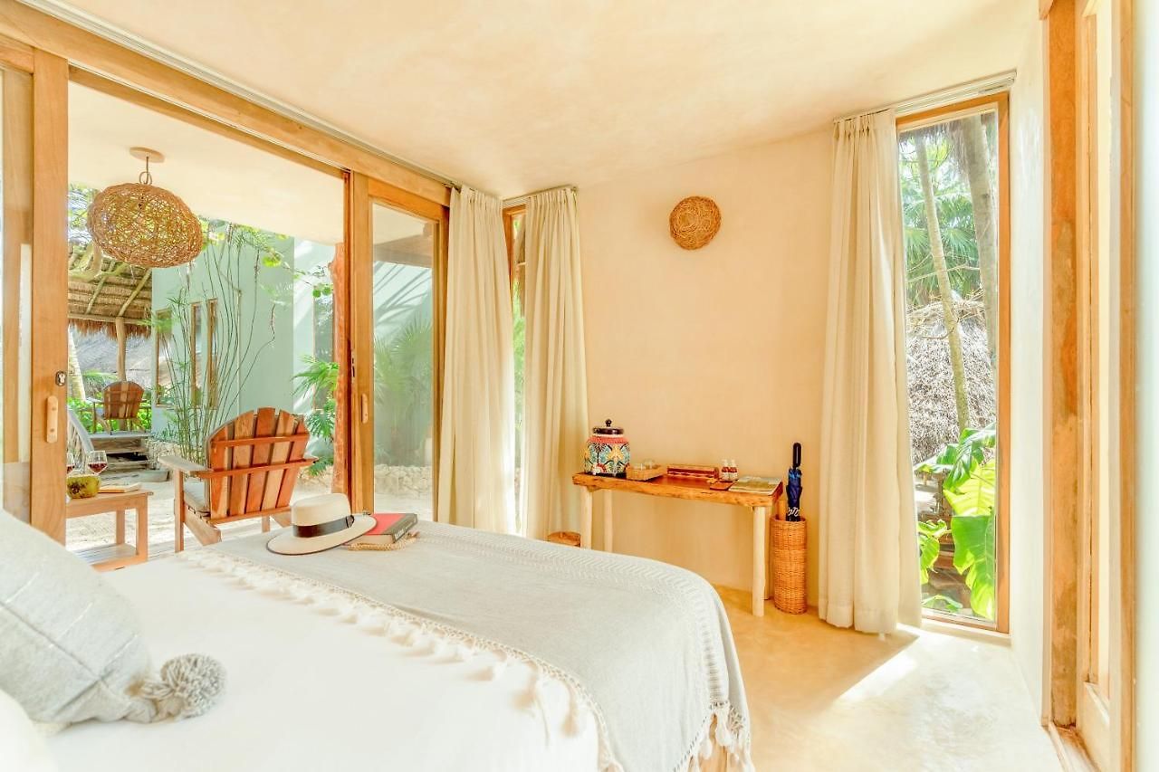 Ahau Beachfront (adults Only) 4*