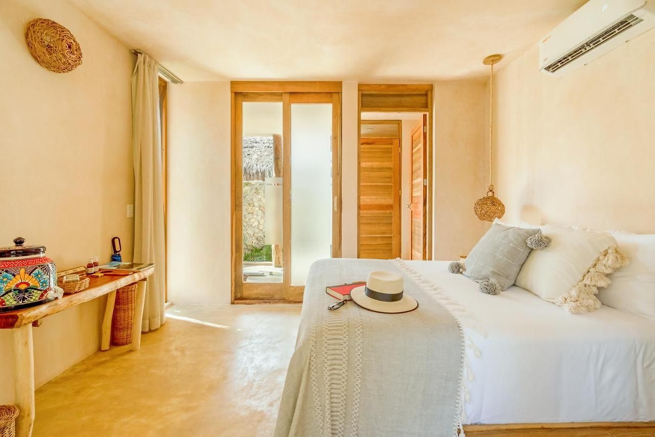 Ahau Beachfront (adults Only) Hotel