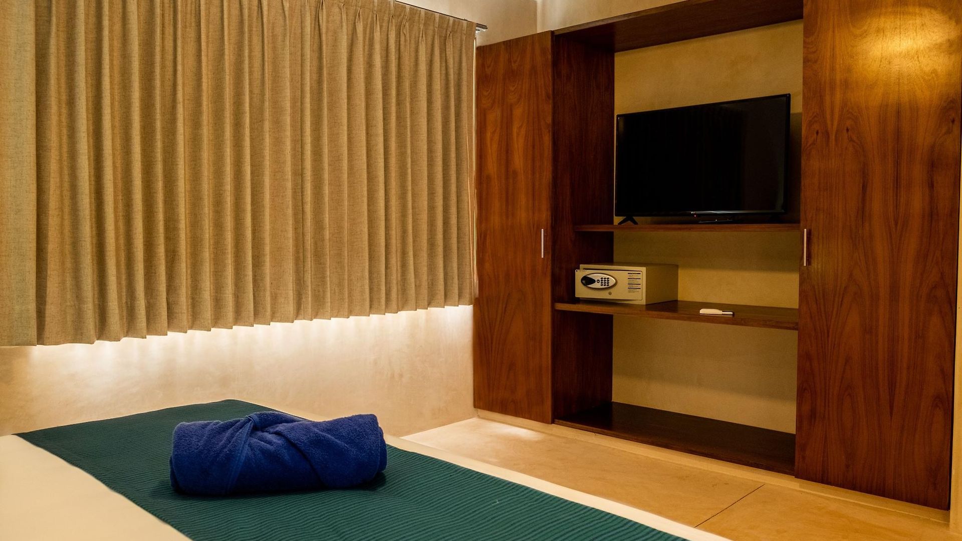 Hotel Azul By Guruhotel