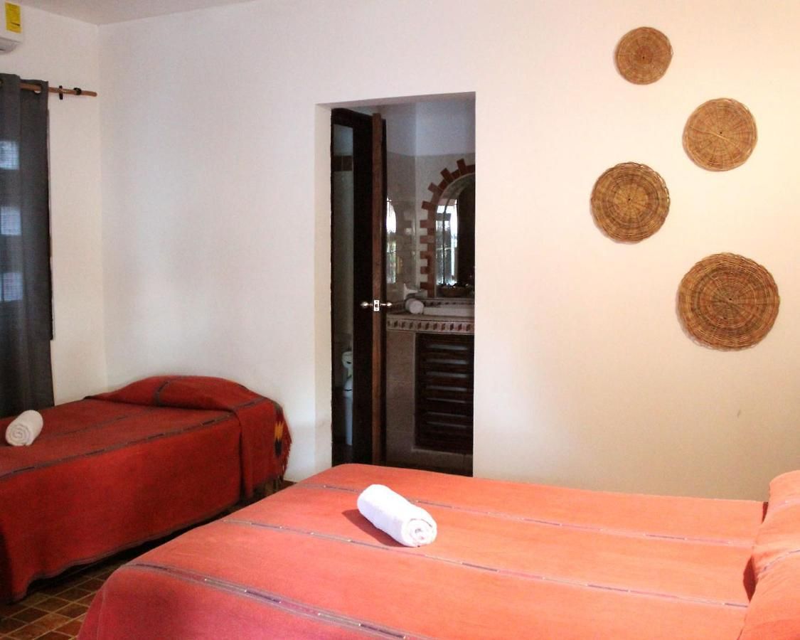 L Hotelito