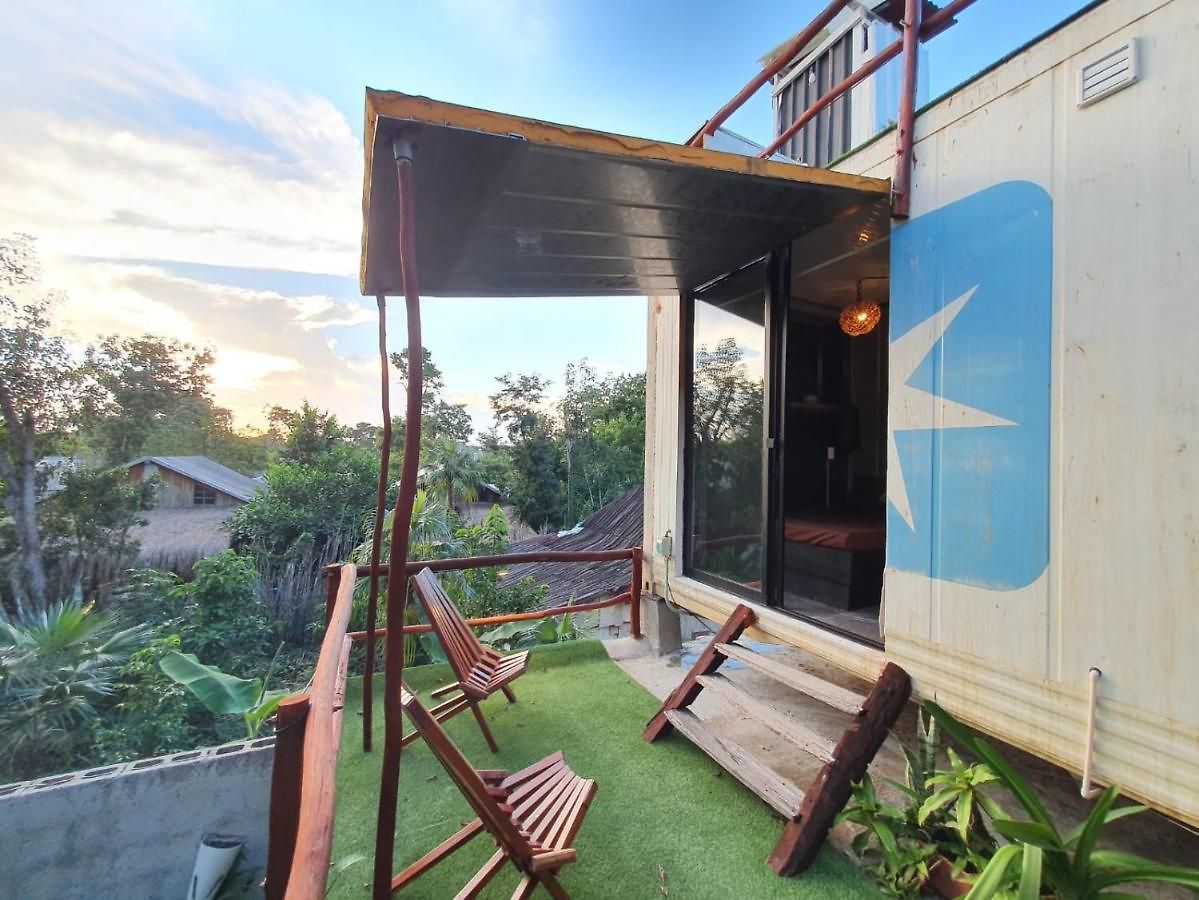 Primitive Selfcheck-in Adults Only 2*