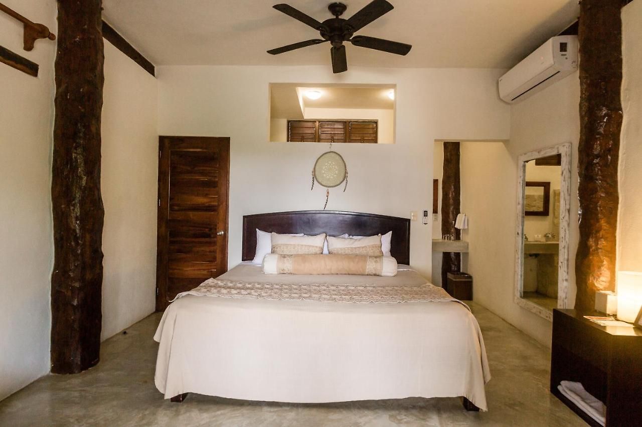 Hip Hotel