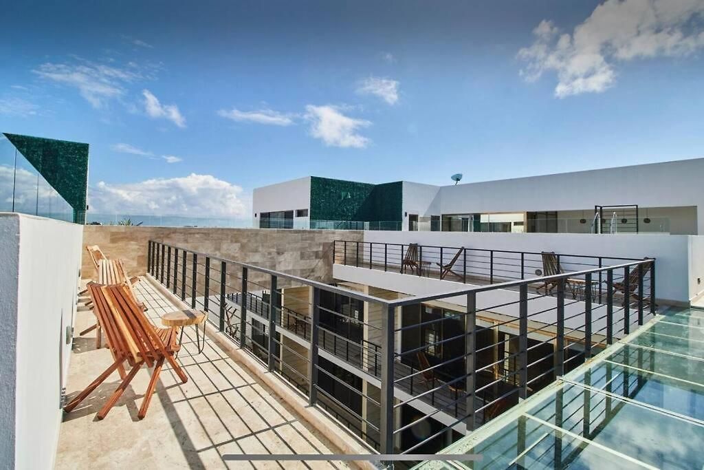 Sherlock - Swim Up & Gym & Club Access