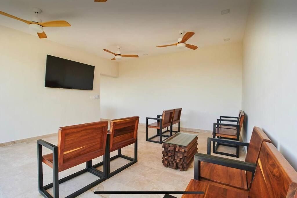 Sherlock - Swim Up & Gym & Club Access Tulum